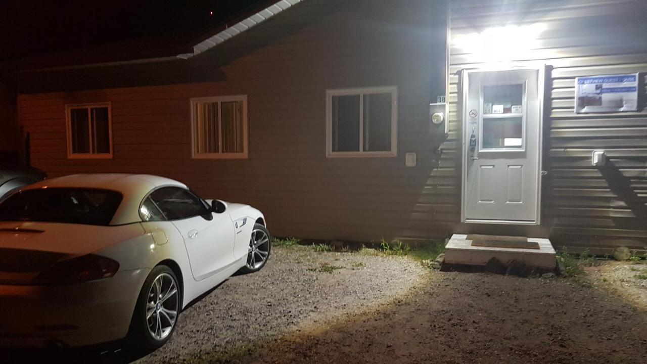 Preferred Rooms By Crestview Guest House Chapleau 외부 사진